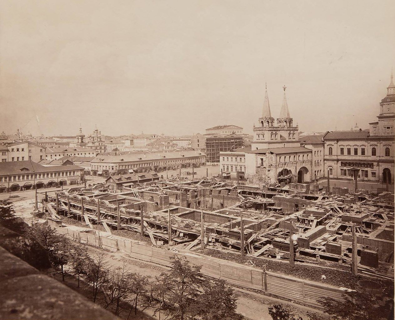 Строительство здания Исторического музея в Москве. Фотография. 